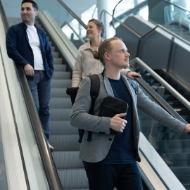 TROIKA BLACK CONNECTED