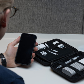 TROIKA BLACK CONNECTED