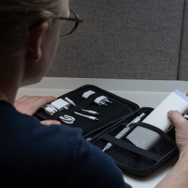 TROIKA BLACK CONNECTED