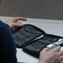 TROIKA BLACK CONNECTED