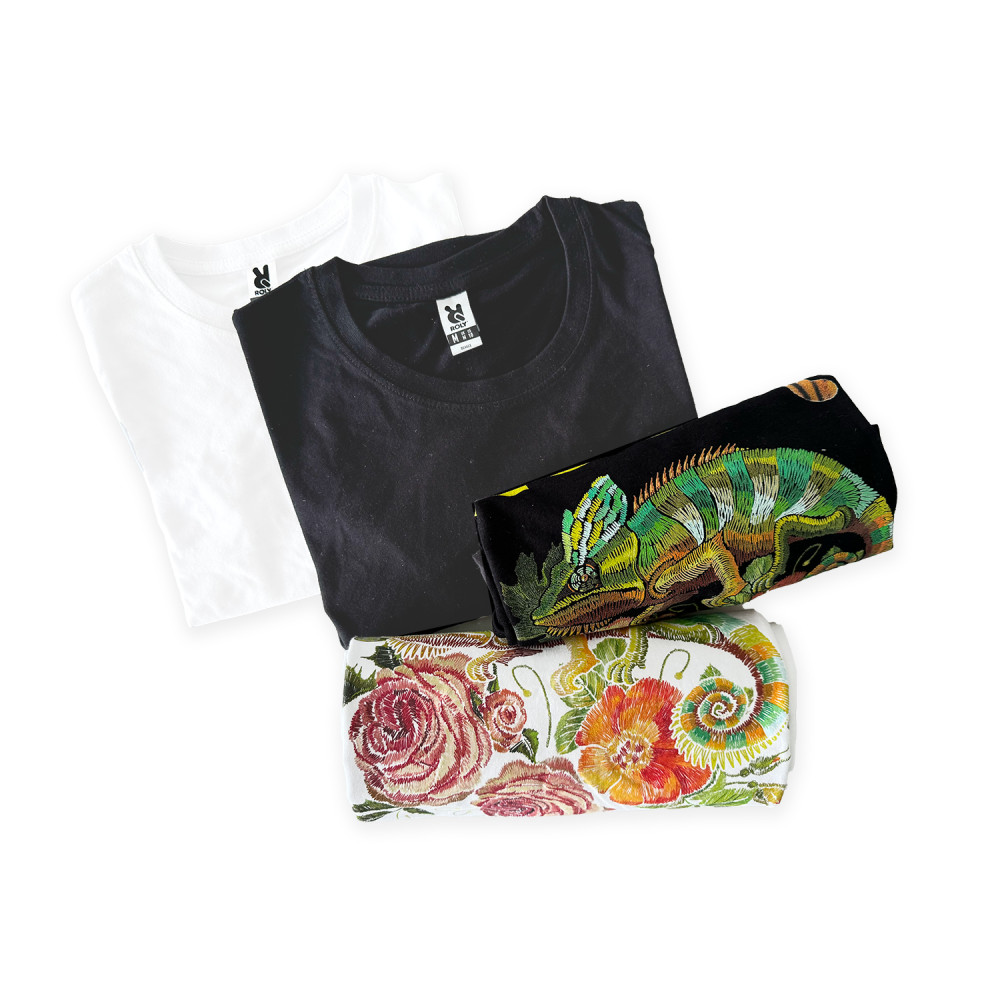Kit consisting of 2 t-shirts with DTG print. Kit consisting of 2 t-shirts with DTG print.