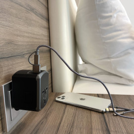 TROIKA WORLD TRAVEL ADAPTER