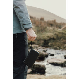 Nordic Drift Titan 10.000mAh solar powerbank with 3 panels
