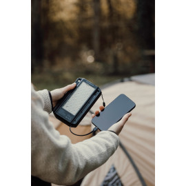 Nordic Drift Titan 10.000mAh solar powerbank with 3 panels