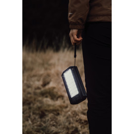 Nordic Drift Titan 10.000mAh solar powerbank with 3 panels