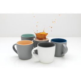 Ceramic mug with coloured inner