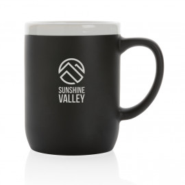 Ceramic mug with white rim