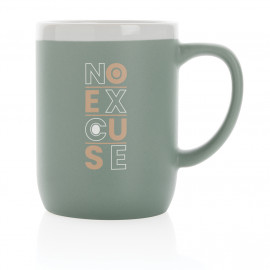 Ceramic mug with white rim