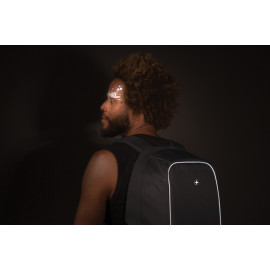 Swiss Peak AWARE™ anti-theft 15.6