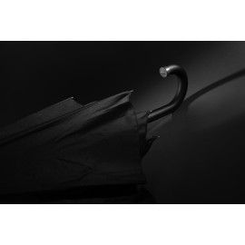Swiss Peak Vero Aware™ RPET 25” umbrella w luxe handle